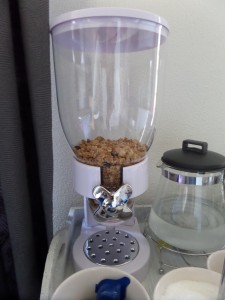 Ontbijtgranen-dispenser ook handig voor nootjes, koffiebonen enzovoorts