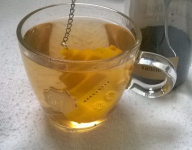 Ondertheeër om op een bijzondere manier thee te serveren