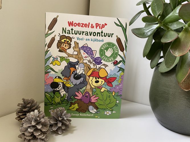 Woezel & Pip - Natuuravontuur. Een leuk en leerzaam voel- en kijkboek.