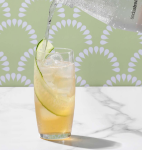 Deze 3 bruisende zomermocktails zijn een hit tijdens je volgende etentje.