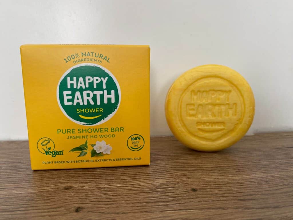 Happy Earth Shower Bar en Deodorant Roller.