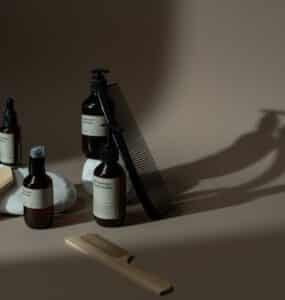 De negatieve impact van chemische ingrediënten in traditionele shampoo.