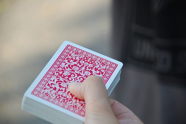 Generaal een strategisch kaartspel voor de denkende speler (met spelregels).
