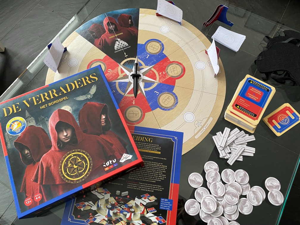 Review: De Verraders het bordspel met spelregels.